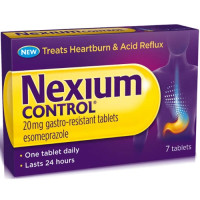 <b>Nexium Control 20 mg compresse gastroresistenti</b><br>  Esomeprazolo<br><b>Che cos’è e a che cosa serve</b><br>Nexium Control contiene il principio attivo esomeprazolo. Appartiene a un gruppo di medicinali  denominati ‘inibitori di 