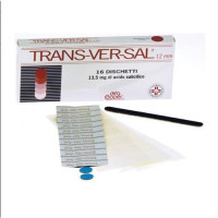<b>TRANS-VER-SAL 3,75 mg/ 6 mm CEROTTI TRANSDERMICI<br>  TRANS-VER-SAL 13,5 mg/ 12 mm CEROTTI TRANSDERMICI<br>  TRANS-VER-SAL 36,3 mg/ 20 mm CEROTTI TRANSDERMICI</b><br><b>Che cos’è e a che cosa serve</b><br>Per il trattamento di verruche com